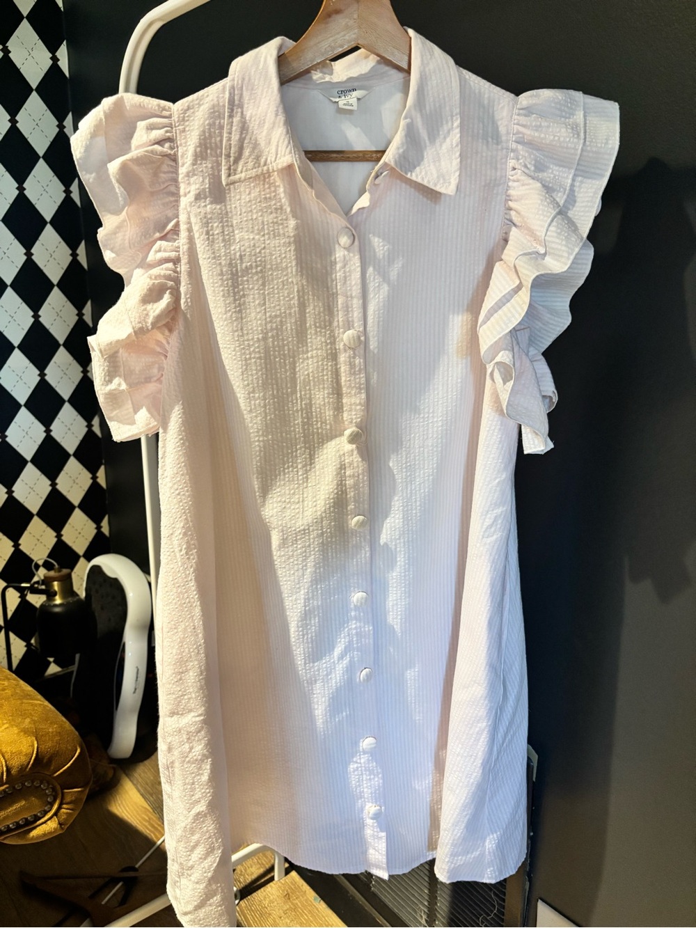 crown & ivy Light Pink seersucker Ruffle Sleeve layered Button-Front Shirt
